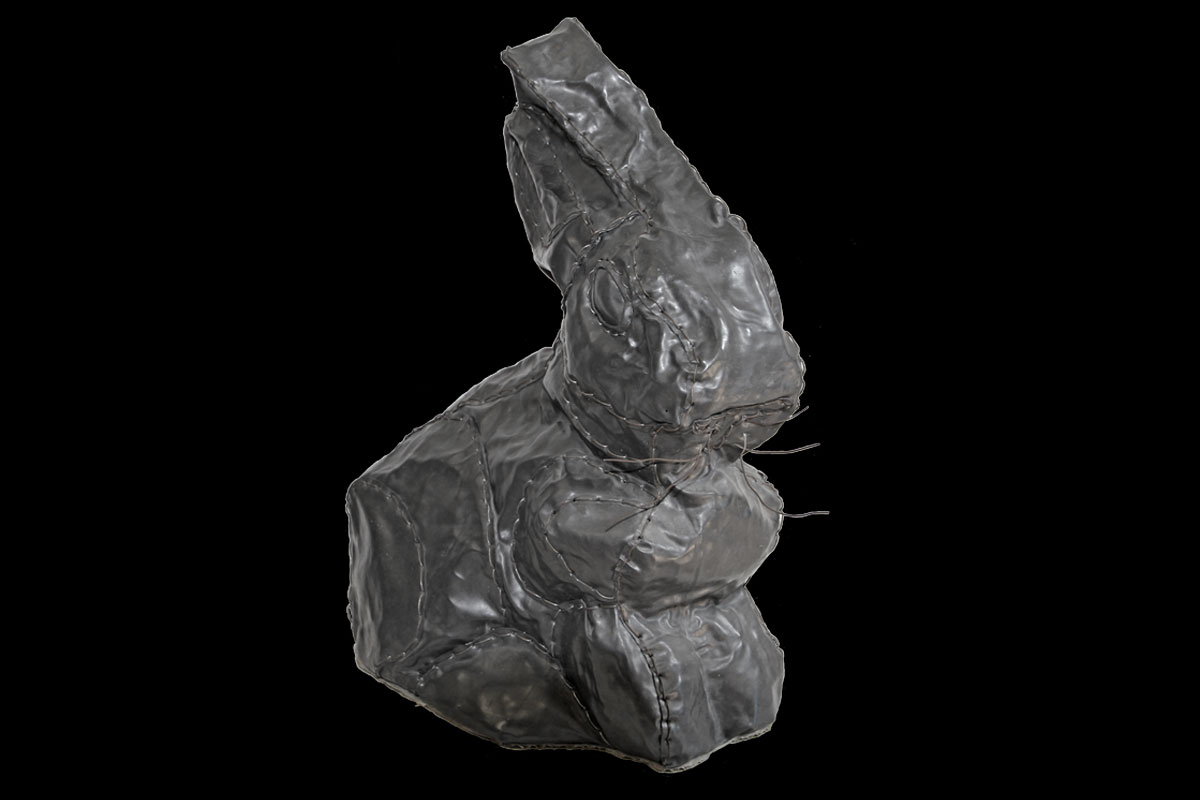 HASE (BEUYS) | Blei, Draht, Karton | (H) 40 x (B) 22 x (T) 37 cm | 1997 | © Volker Pankrath HASE (BEUYS) | Blei, Draht, Karton | (H) 40 x (B) 22 x (T) 37 cm | 1997